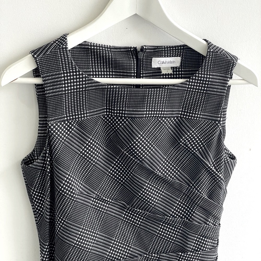 Plaid pattern sleeveless Calvin Klein mid-length dress